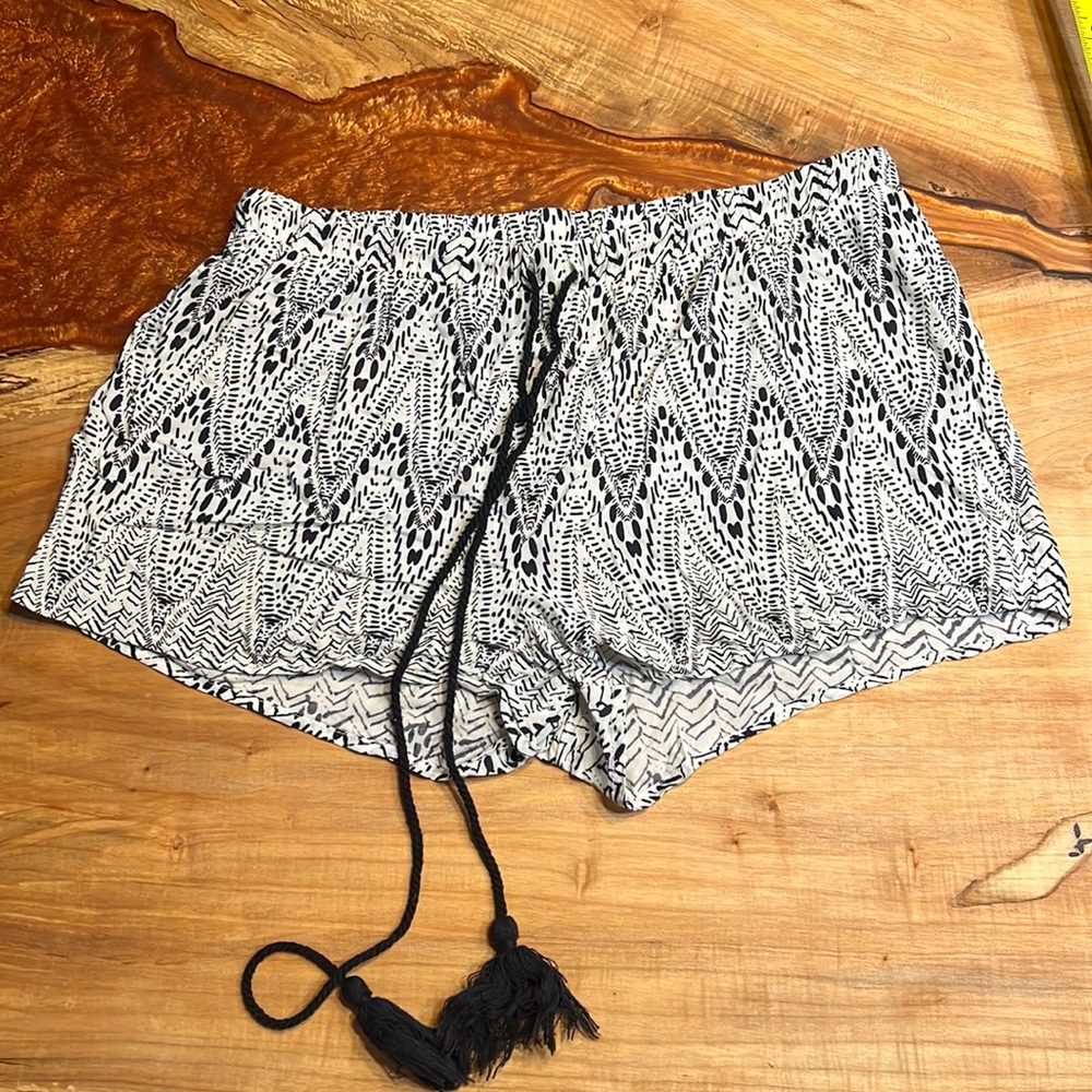 Beach Shorts by Glam American Made Size Medium 100% Rayon. Soft and so cute!